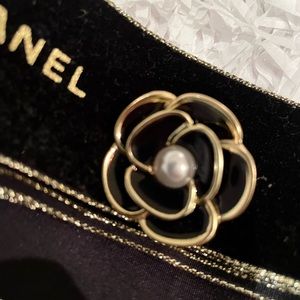 Chanel holiday packaging charm